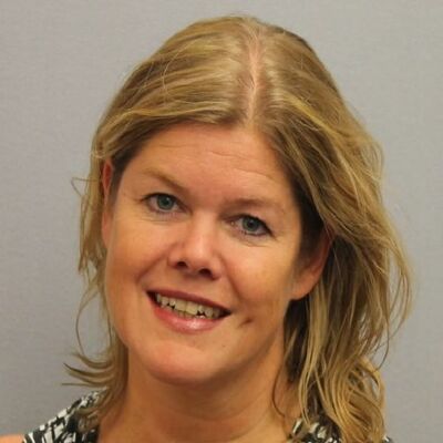 Jacqueline Bastiaanse, Md Phd